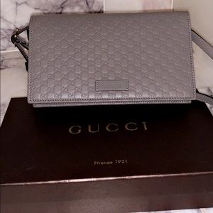 Gucci wallet crossbody